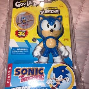 Sonic stretch toy